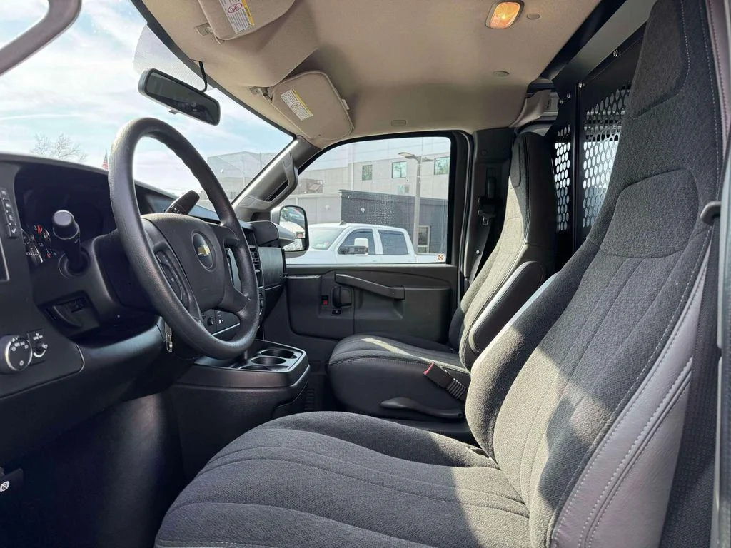 2023 Chevrolet Express Cargo Work Van - Photo 16