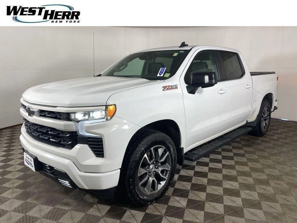 Used 2022 Summit White Chevrolet 4WD Crew Cab Short Bed RST image 23