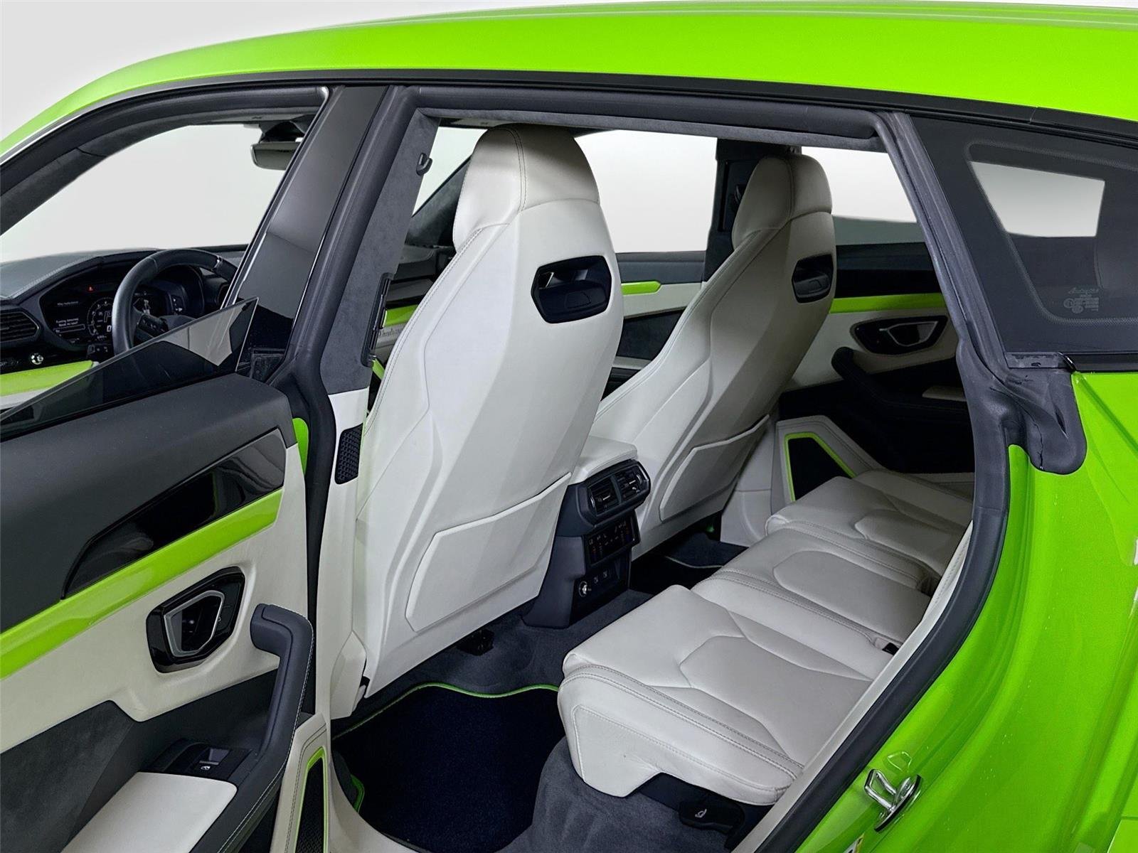 2022 Lamborghini Urus Pearl Capsule - Photo 27