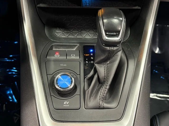 Used 2020 White Toyota XSE image 29