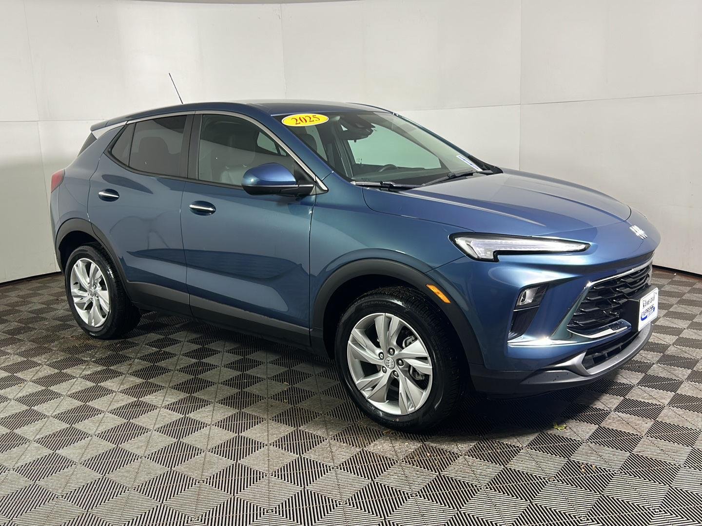 Used 2025 Ocean Blue Metallic Buick Preferred image 5