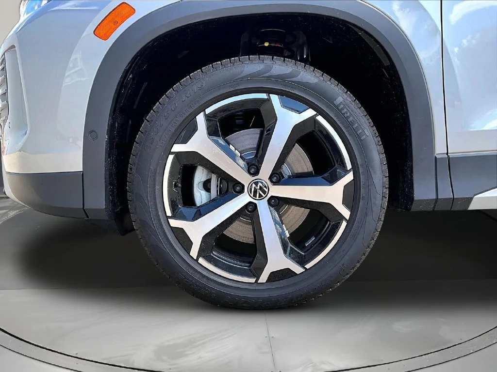 New 2026 Silver Volkswagen SE image 15
