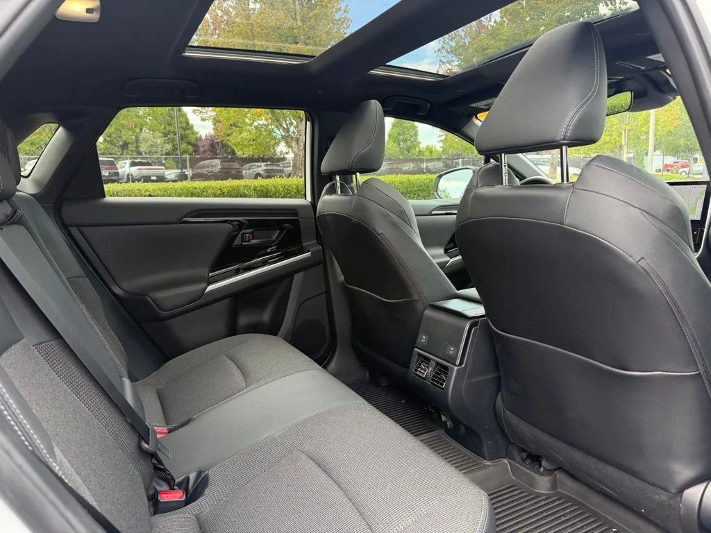 Used 2024 Wind Chill Pearl Toyota XLE image 21