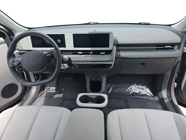 Used 2023 Gray Hyundai SEL image 9