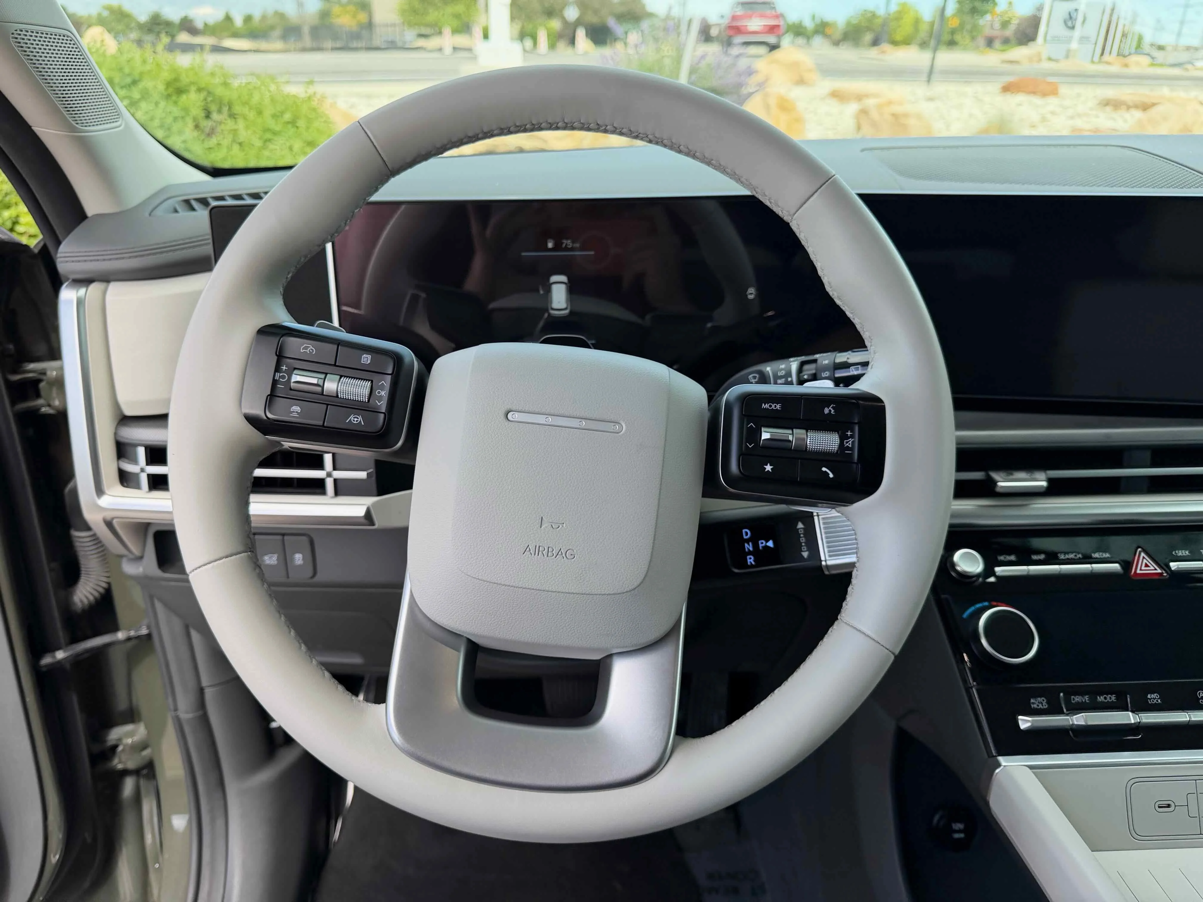 Used 2025 Rockwood Green Hyundai SEL image 14