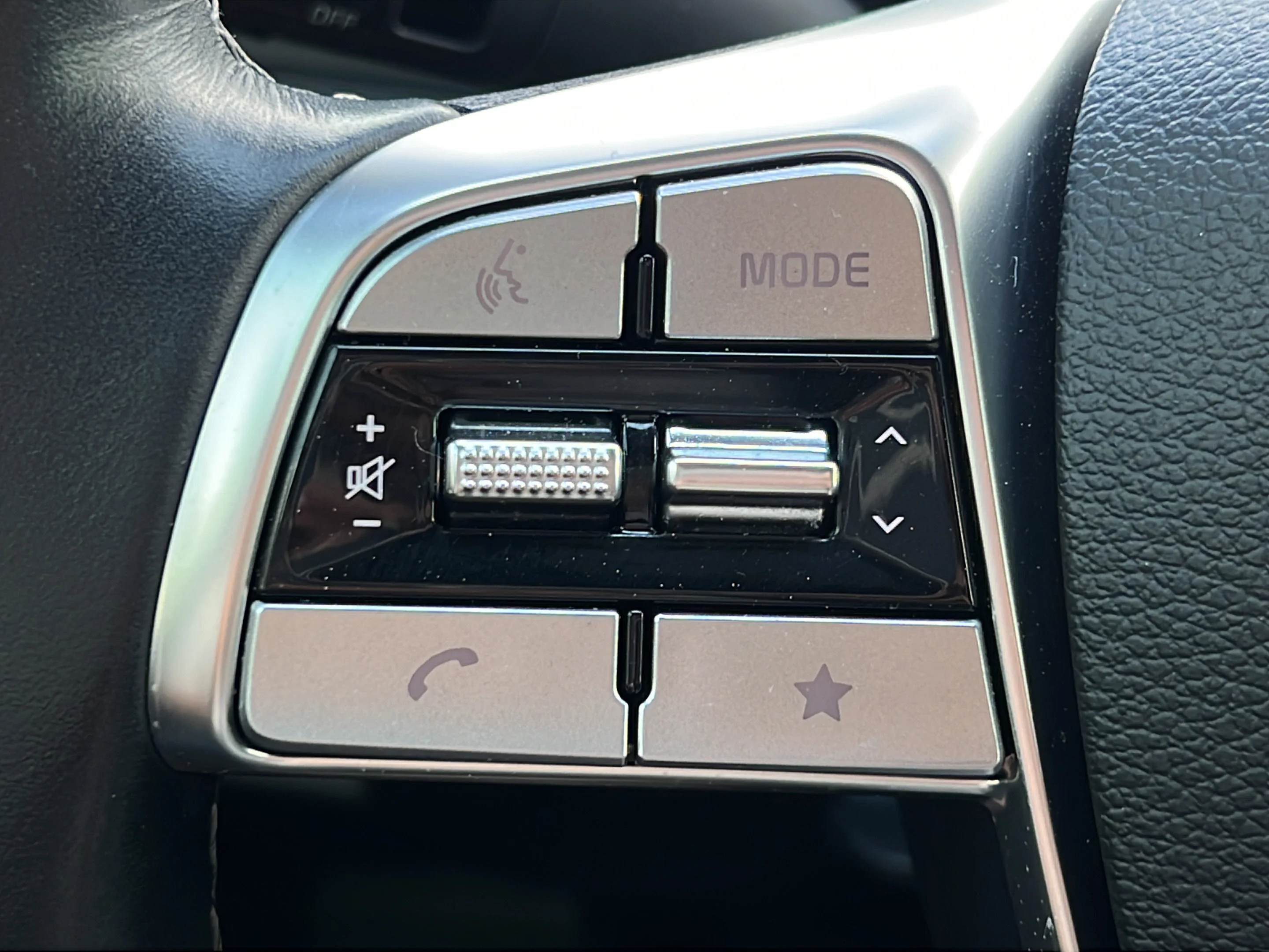 Used 2024 Glacial White Pearl Kia SX Prestige X-Line image 24