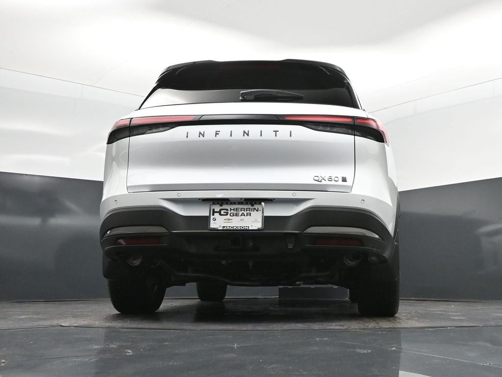 New 2027 2T RAD WHT INFINITI Autograph AWD image 42