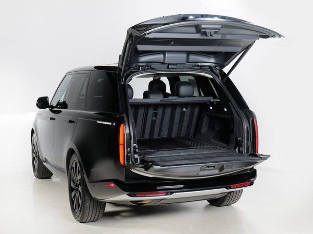 Used 2023 Santorini Black Metallic Land Rover SE image 31