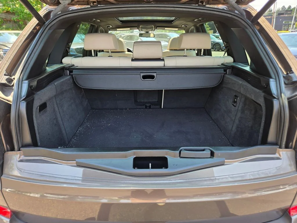 Used 2013 Bronze Metallic BMW xDrive50i image 14