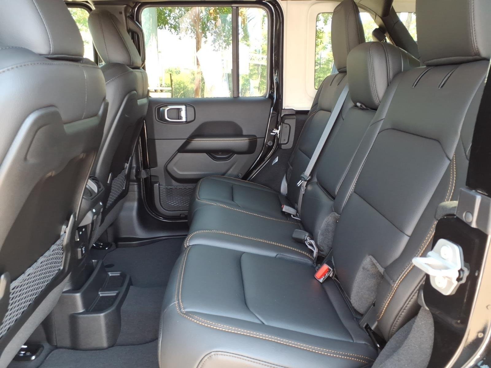 New 2026 Black Clear-Coat Exterior Paint Jeep Sahara image 21