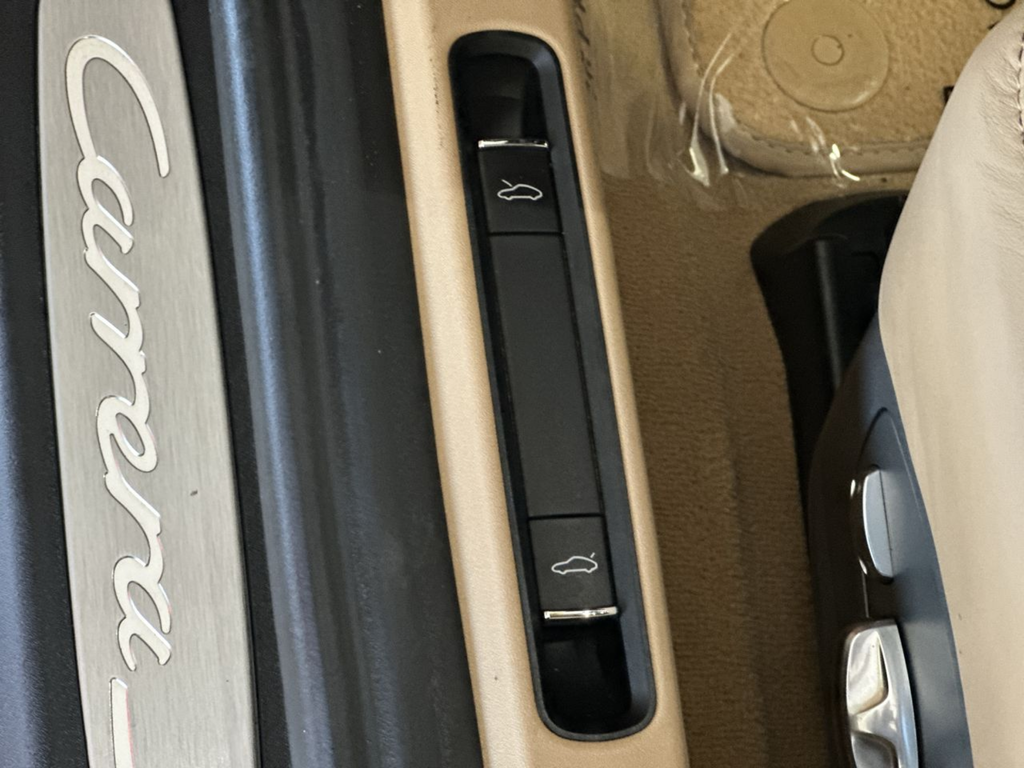 Used 2015  Porsche Carrera S image 37