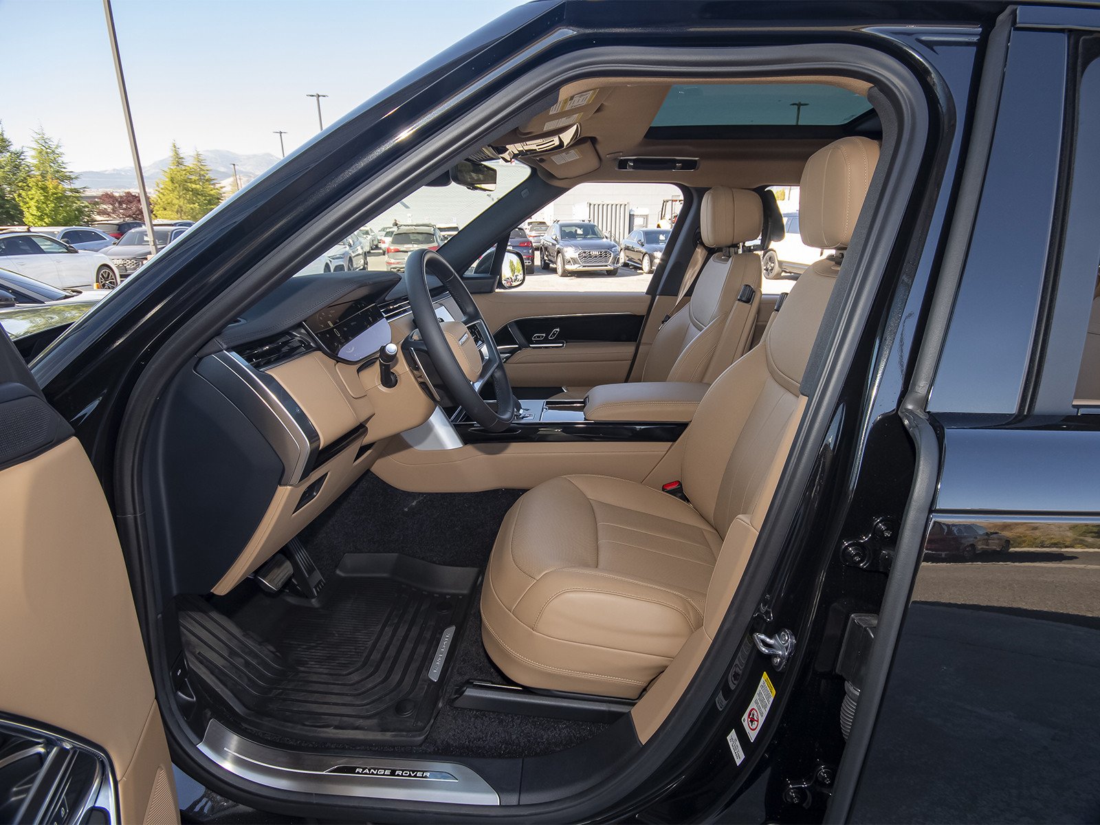 New 2026 Santorini Black Land Rover SE image 35