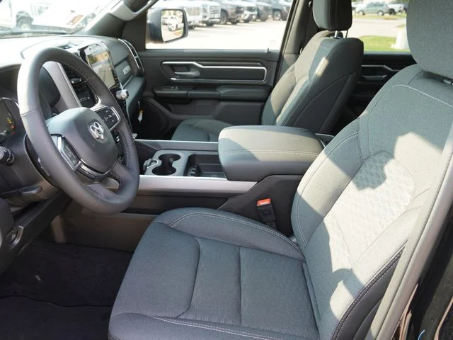 New 2026 Diamond Black Crystal Pearl-Coat Exterior Paint RAM Big Horn/Lone Star image 18