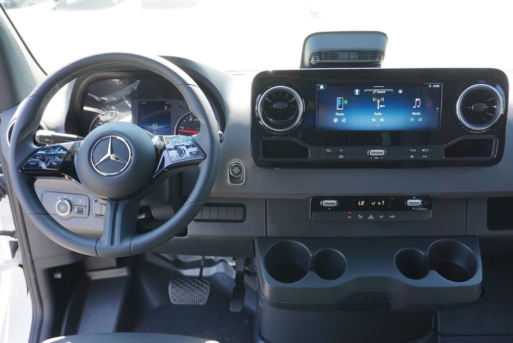 New 2026 Arctic+White Mercedes-Benz  image 20