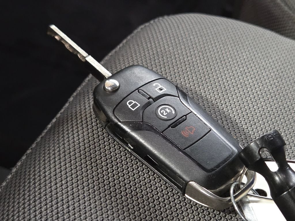 Used 2015 Blue Ford XLT image 36