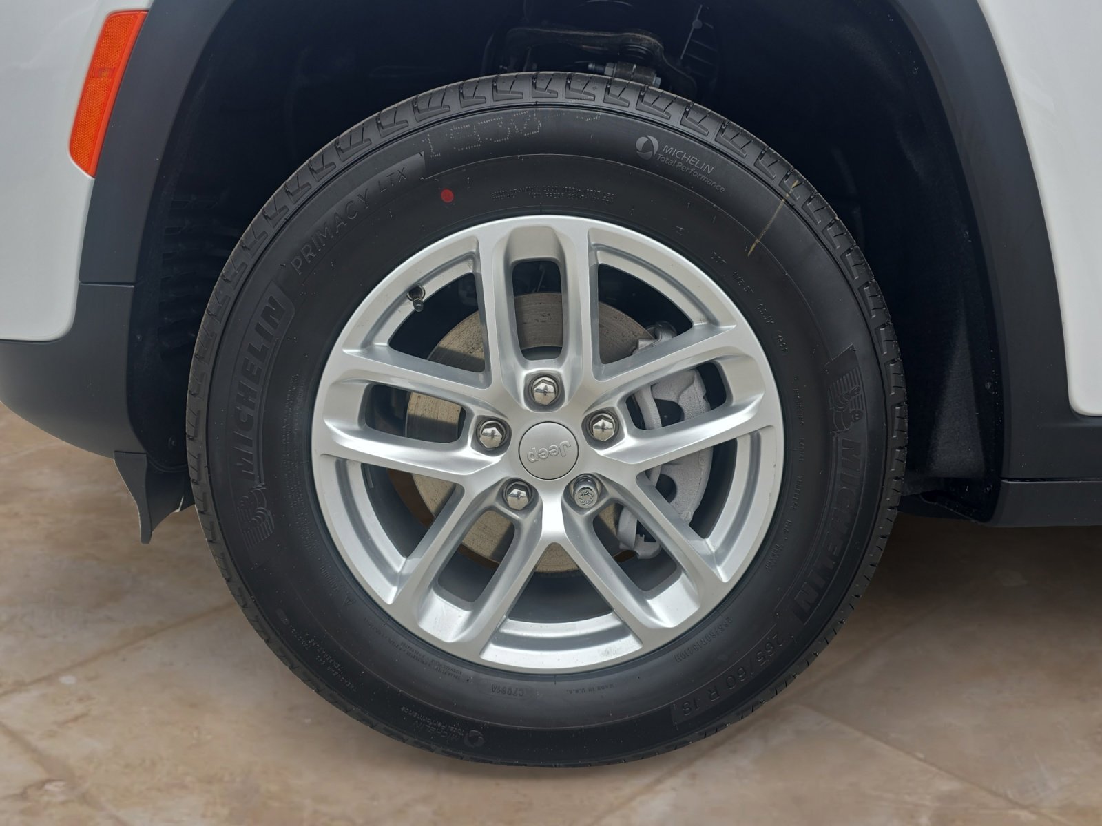 New 2026 Bright White Clearcoat Jeep Laredo image 26