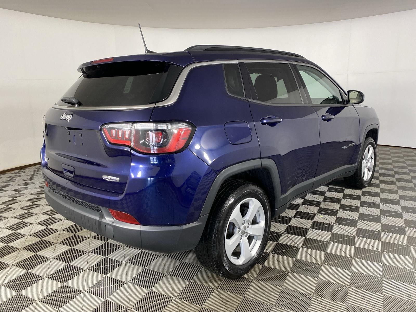 Used 2021 Jazz Blue Pearlcoat Jeep Latitude image 7