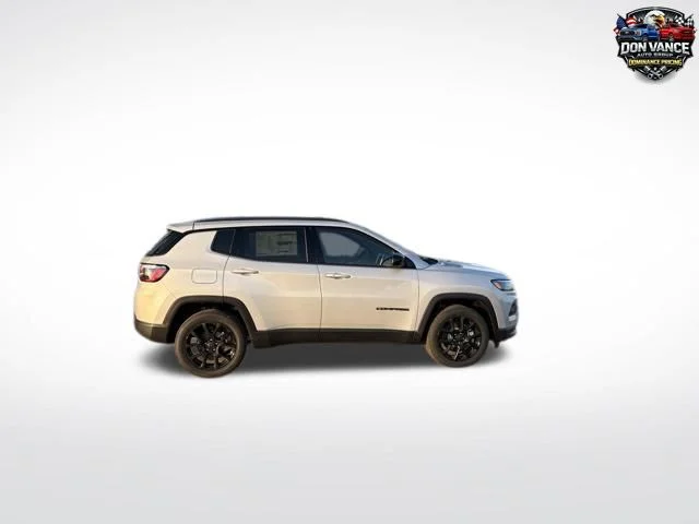 New 2026 Silver Jeep Latitude image 5