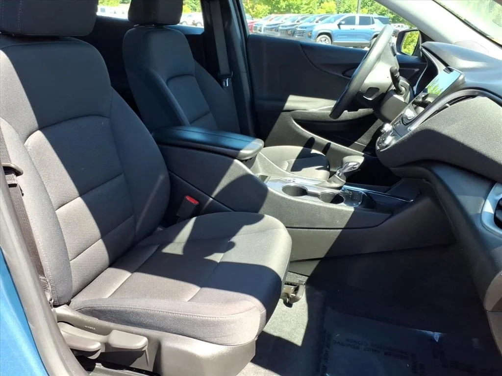 Used 2024 Blue Chevrolet LT image 27