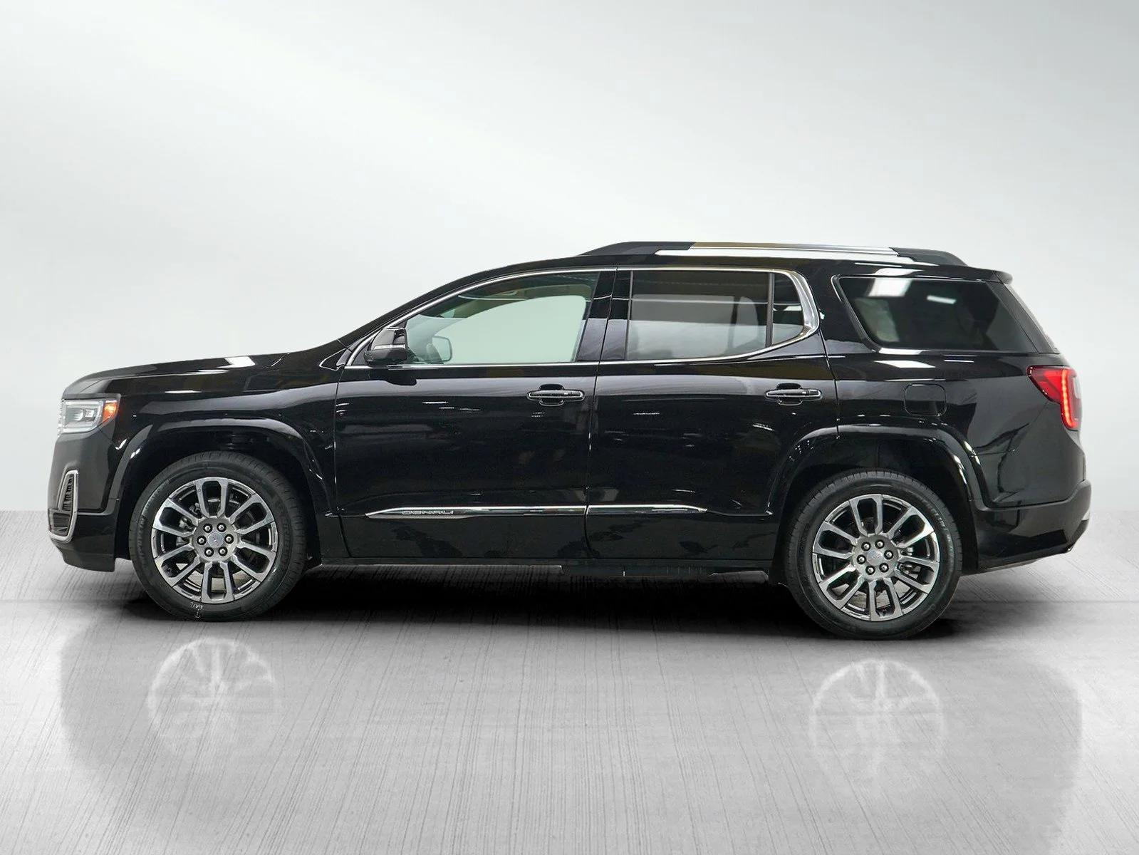 Used 2023 GMC Acadia Denali with VIN 1GKKNXLS3PZ249077 for sale in Wayzata, Minnesota
