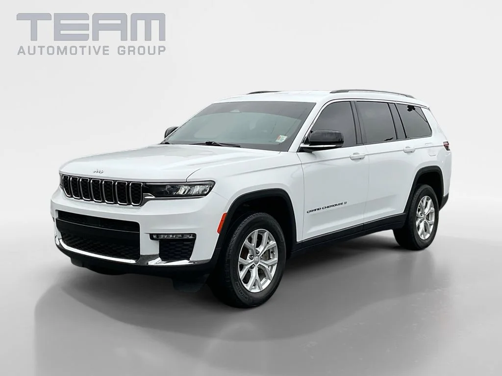 Used 2023 White Jeep Limited image 3