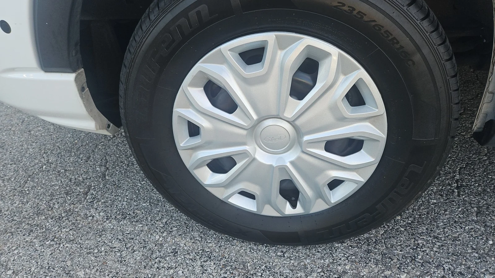 Used 2024 White Ford 350 XLT LR RWD image 8