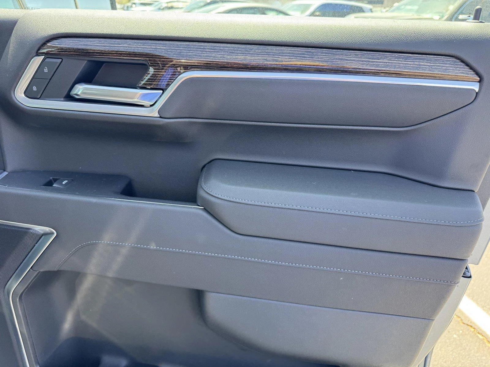New 2026 Sterling Metallic GMC Elevation image 9