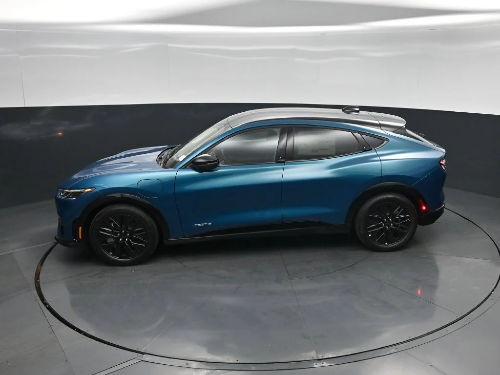 New 2026 Adriatic Blue Metallic Ford Premium image 40