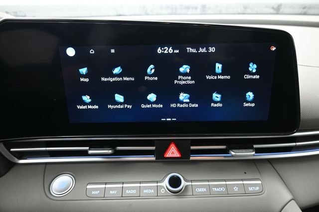 Used 2025 Silver Hyundai SEL Convenience image 4