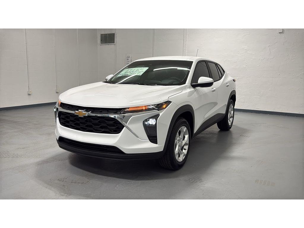 2026 Chevrolet Trax LS - Photo 10