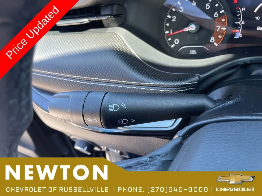 Used 2022 Diamond Black Jeep Latitude image 14