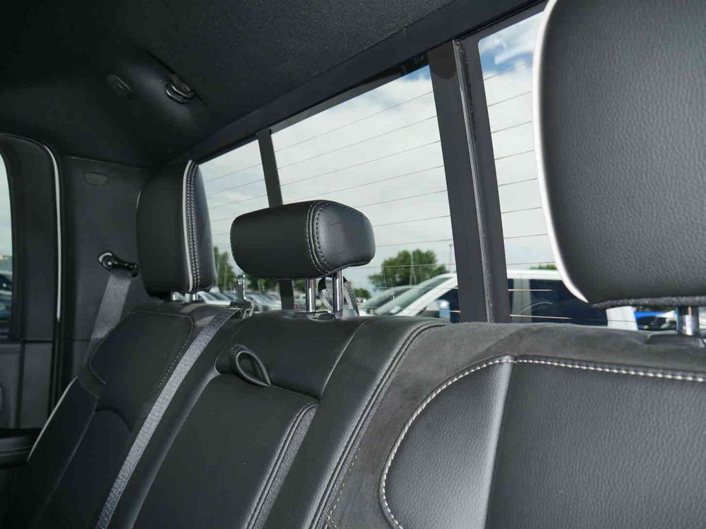 New 2026 Silver-Zynith Exterior Paint RAM LARAMIE image 22