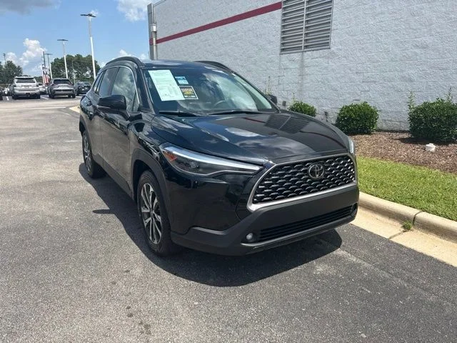 2025 Toyota Corolla Cross XLE