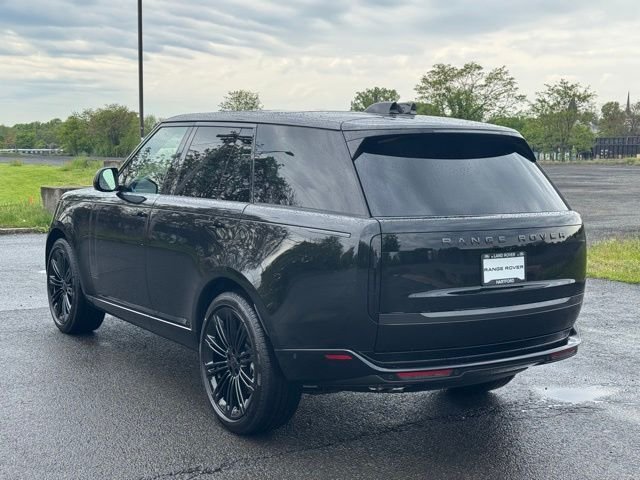 New 2026 Santorini Black Land Rover SE image 3