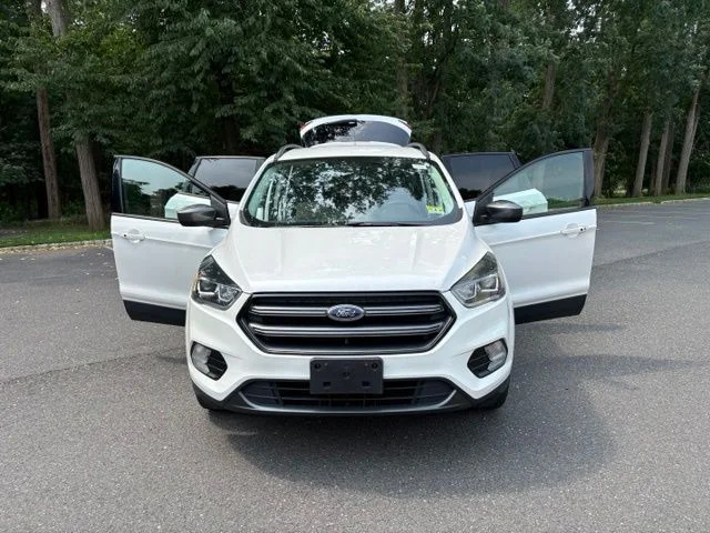 Used 2019 White Platinum Clearcoat Metallic Ford SEL image 36