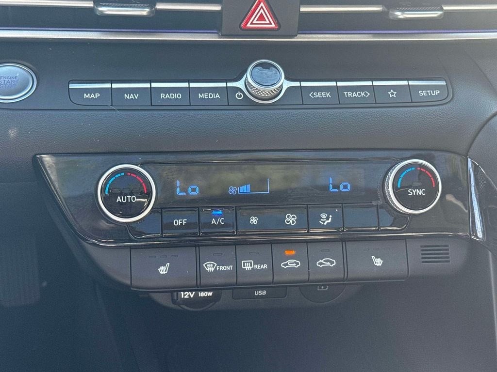 2025 Hyundai Elantra Limited - Photo 30