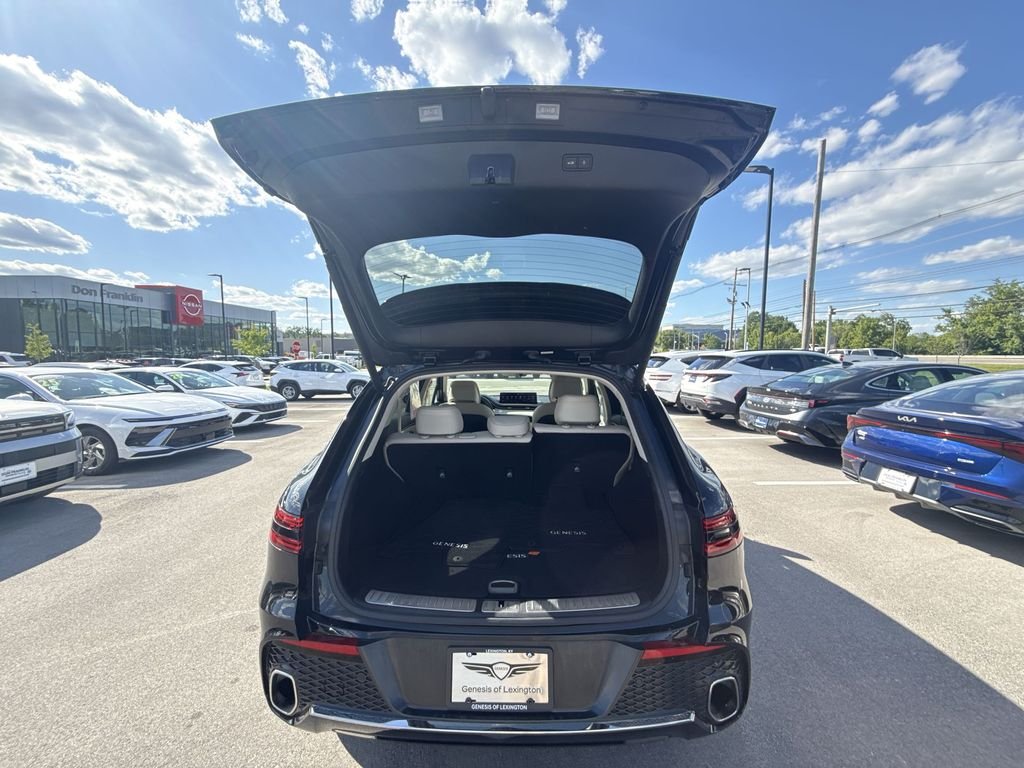 Used 2023 Black Genesis 2.5T image 23