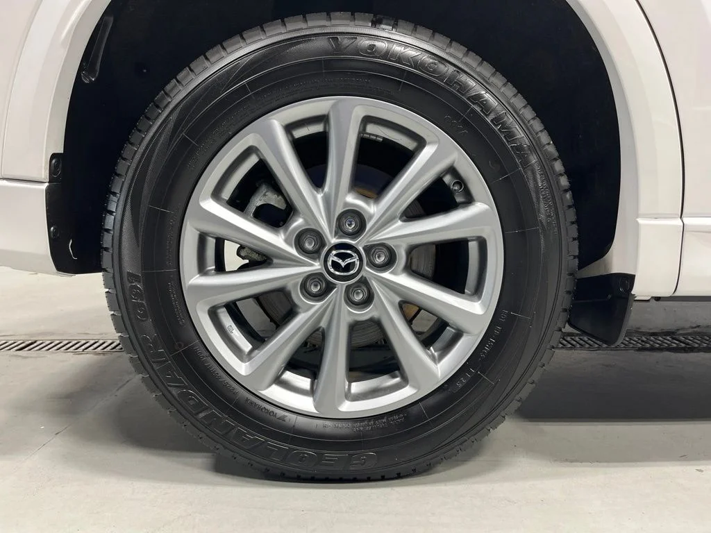 Used 2025 White Metallic Mazda 2.5 S Preferred Package image 37