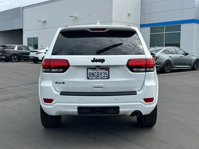 Used 2020  Jeep Altitude image 8