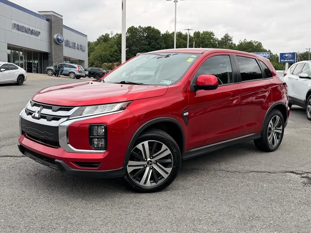 Used 2023 Red Mitsubishi  image 2
