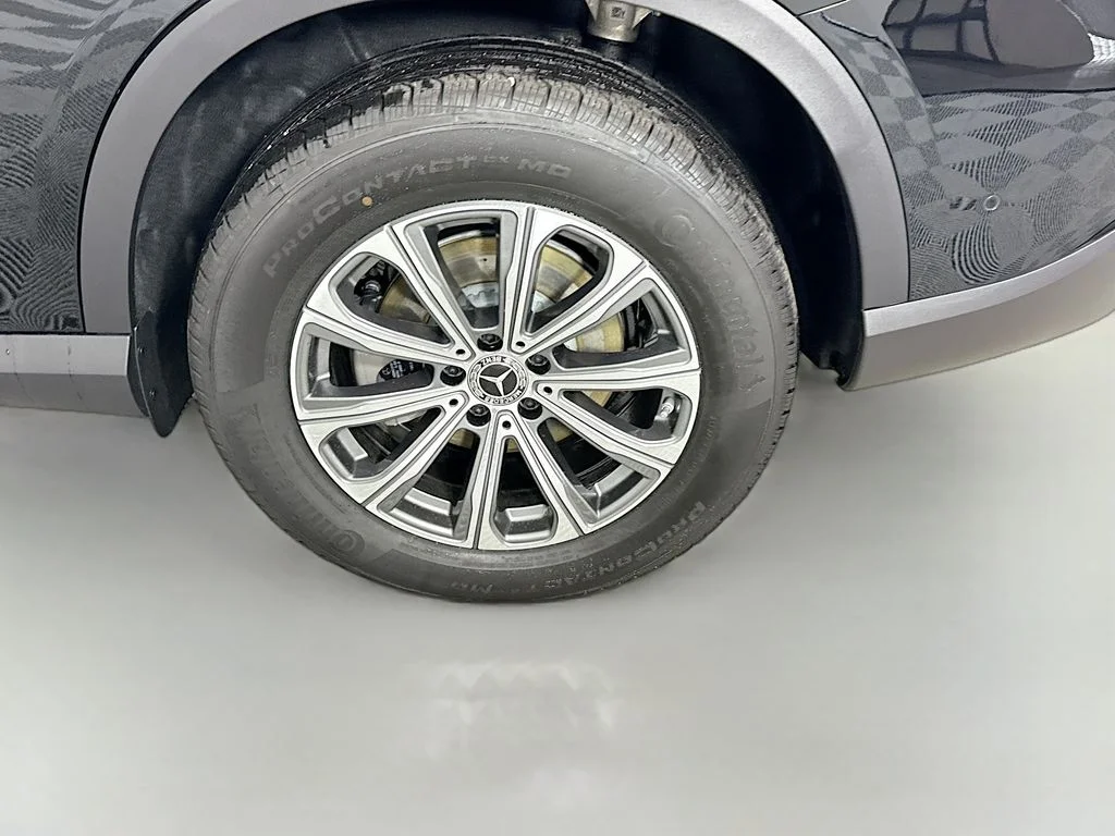 Certified Used 2026 Black Mercedes-Benz GLC 300 image 32