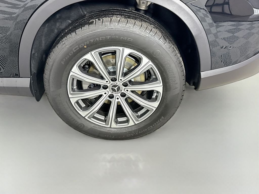 Used 2026 Black Mercedes-Benz GLC 300 image 32