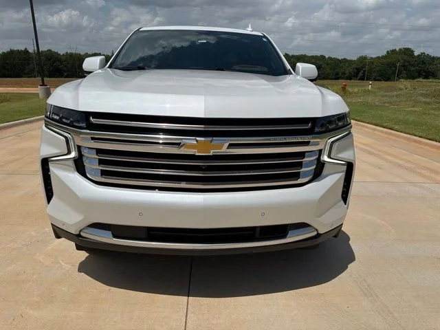 Used 2021 White Chevrolet High Country image 2