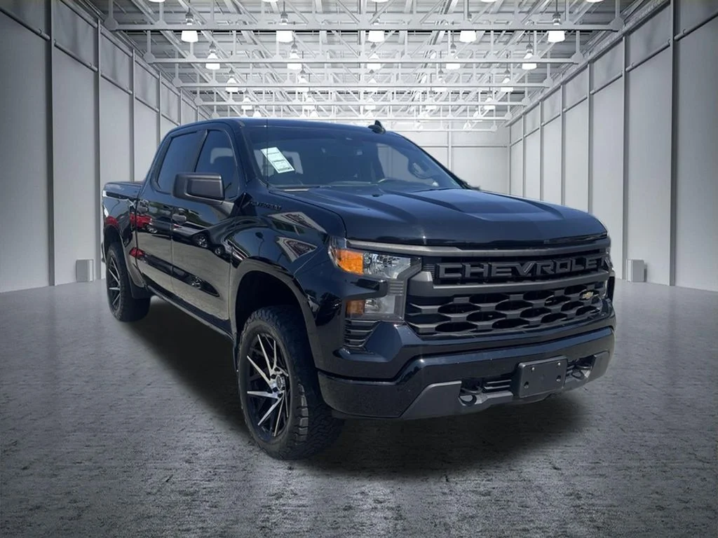Used 2023 Black Chevrolet Custom image 6