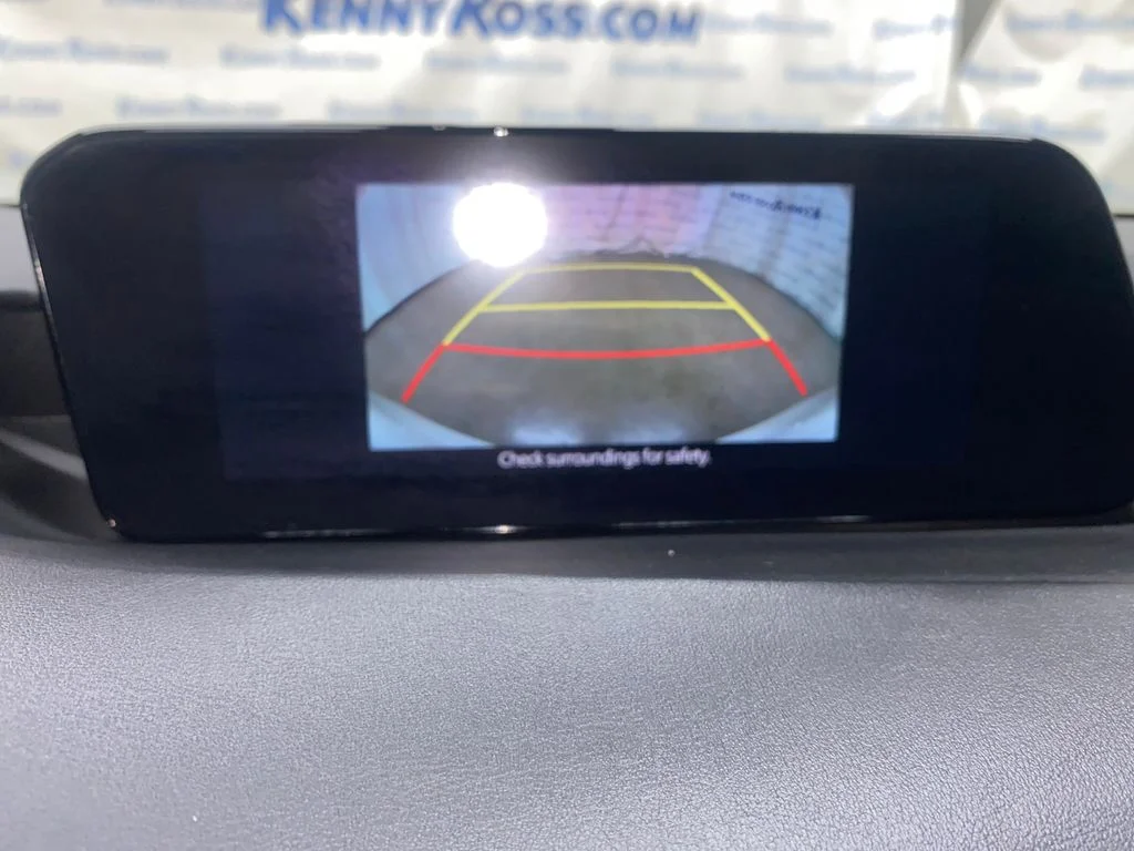 Used 2020 White Mazda Preferred image 26