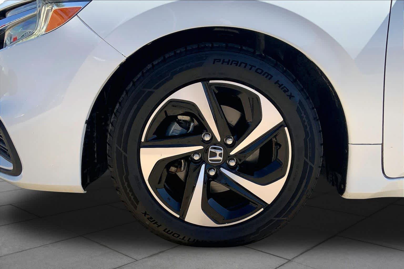 Used 2022 Platinum White Pearl Honda EX image 10
