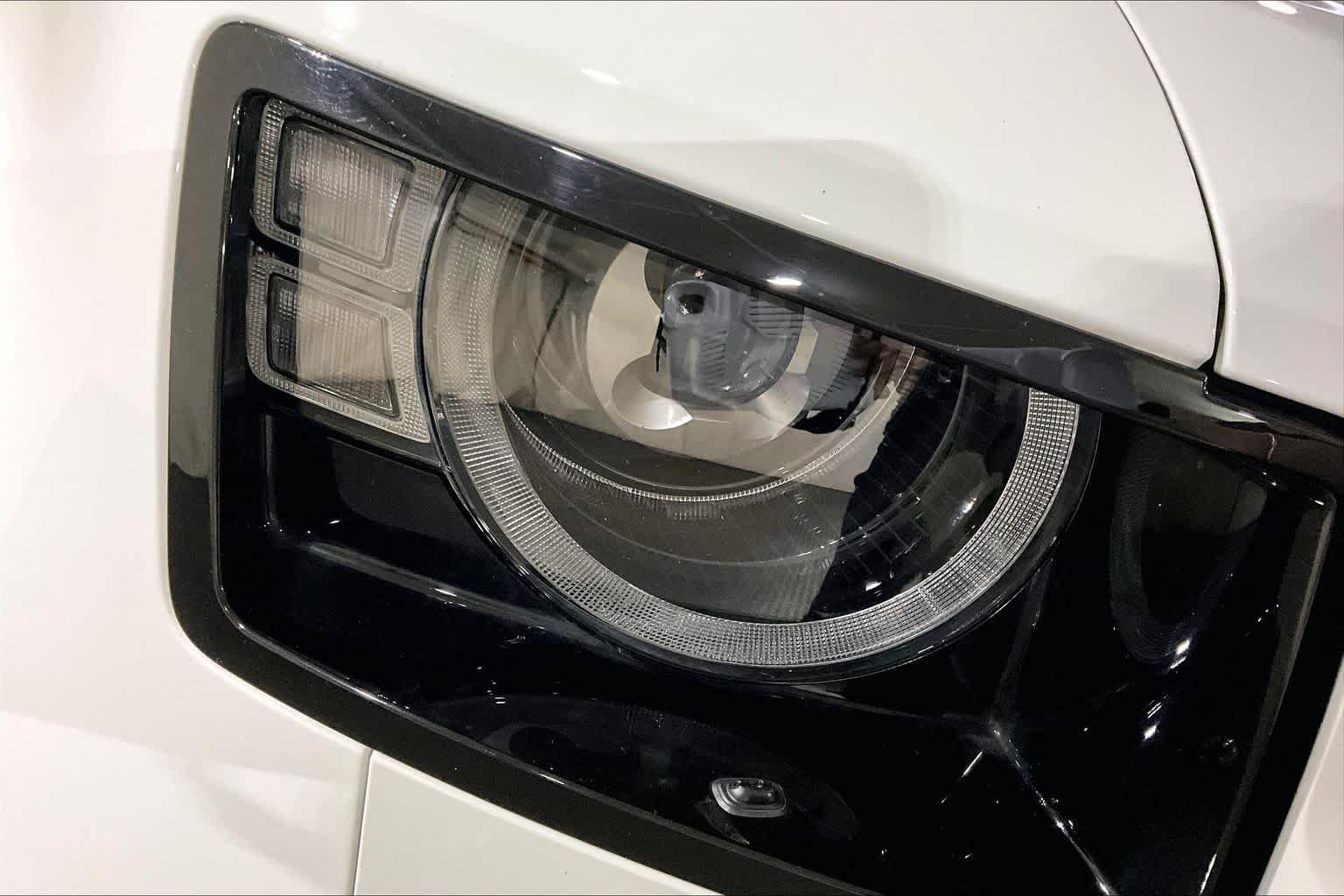 Used 2025 Fuji White Land Rover V8 image 26