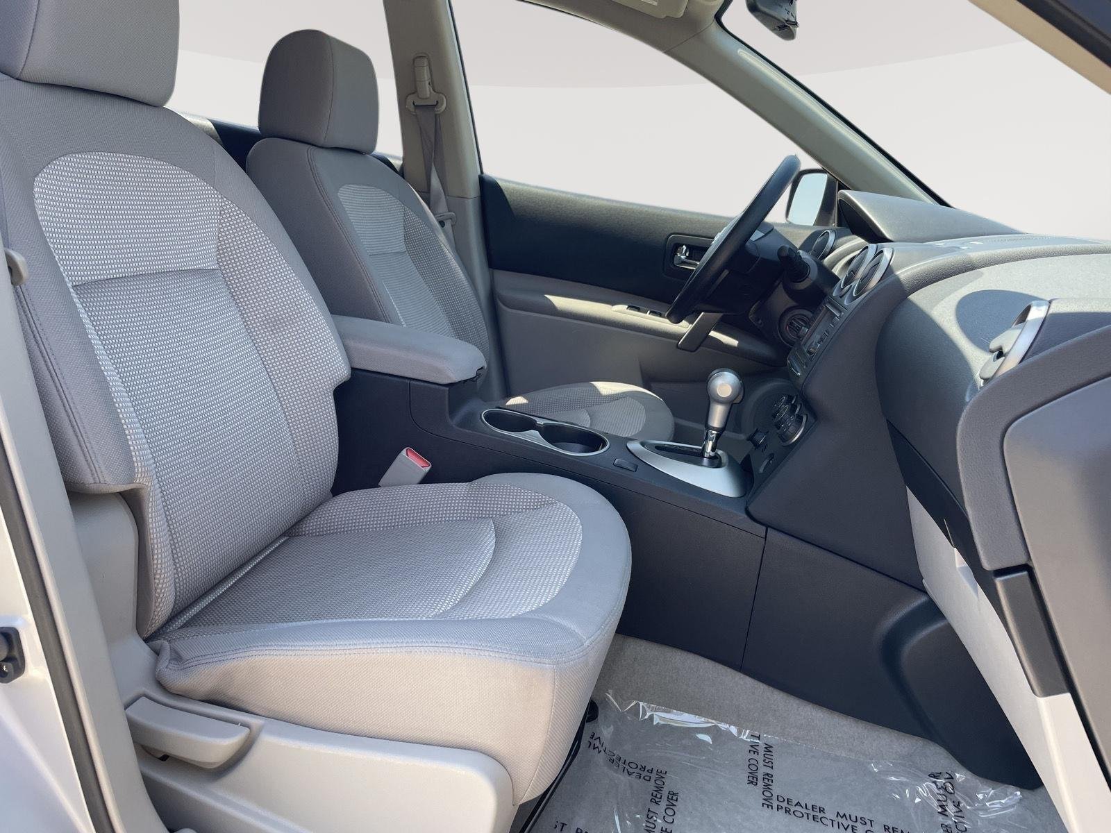 Used 2013 Brilliant Silver Nissan SV image 4
