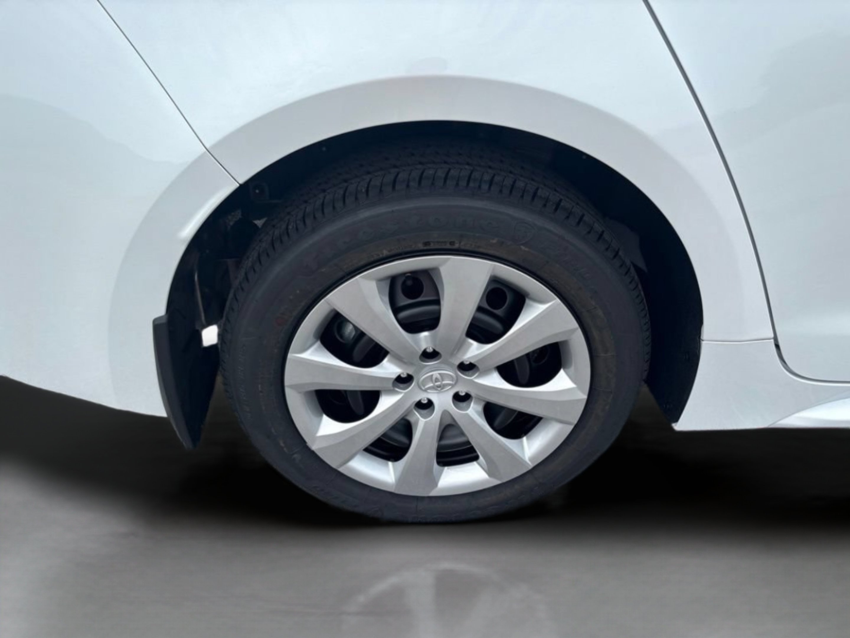 New 2026 Wind Chill Pearl Toyota LE image 26