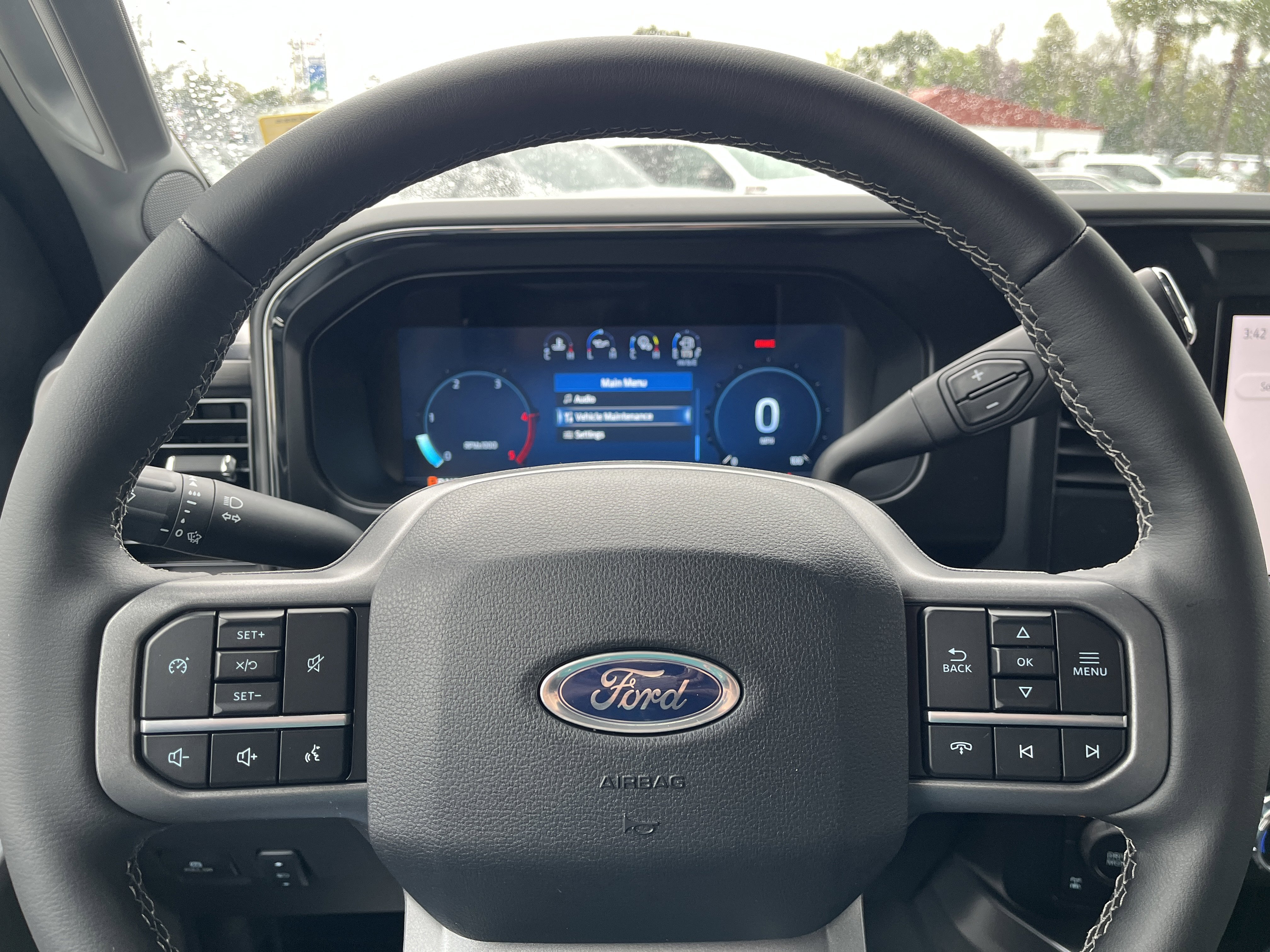 New 2026 Glacier Gray Metallic Tri-Coat Ford F-250® Lariat® image 17